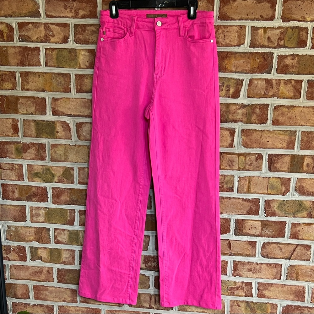 Judy Blue Vibrant Pink Straight Leg stretch Jeans. Size 9/29